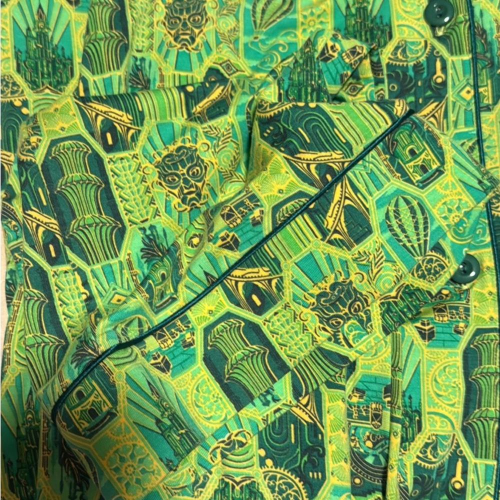 Wicked Green Patterned Button-Up Shirt - Picture 4 of 5